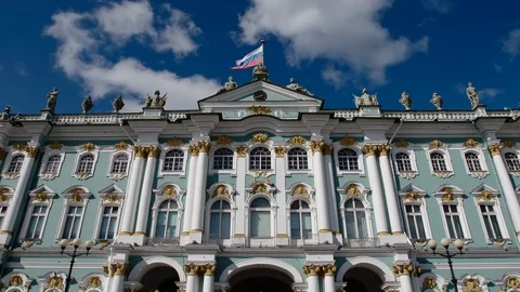 Facade of State Hermitage building - St Petersburg, Russia 스톡 동영상 119940935