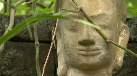 Face of a Buddha statue Video stock 922781