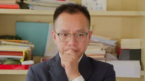Face businessman thinking, decision for accounting. Stock Footage 342470426