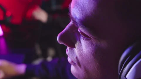 Face a close-up gamer during the game. Video stock 149556077