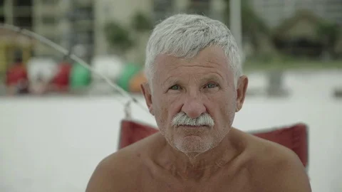 Face Closeup of surprised man 4k Stock-Footage 81495556