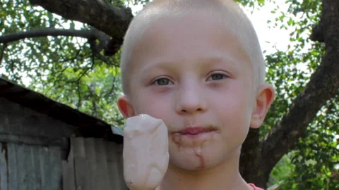 Face dirty from ice cream Video stock 150589045