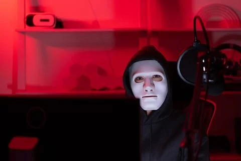 This is the face of a hacker who is knowledgeable with operating systems a... Stock-Fotos