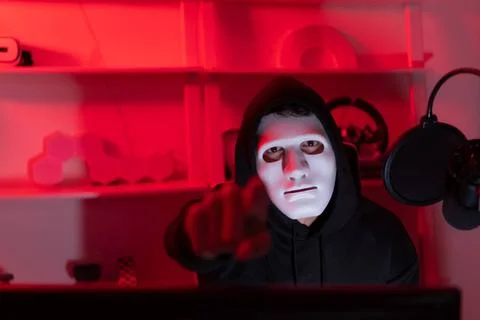 This is the face of a hacker who is knowledgeable with operating systems a... Stock-Fotos