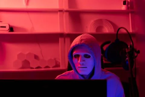 This is the face of a hacker who is knowledgeable with operating systems a... Stock-Fotos