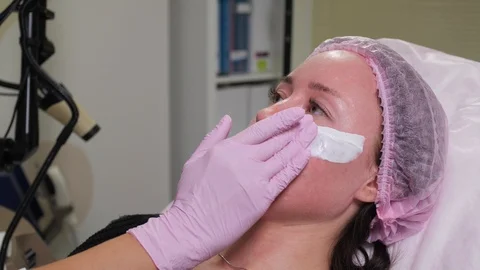 Face mask is applied Stock Footage 105275586