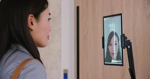 Face recognition to clock in Stock Footage 150041085