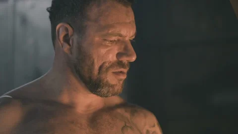 The face of a working man in difficult conditions Stock-Footage 109598040