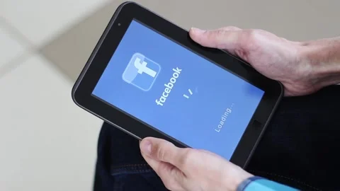 Facebook application takes a long time to load on the tablet Stock Footage 106719160