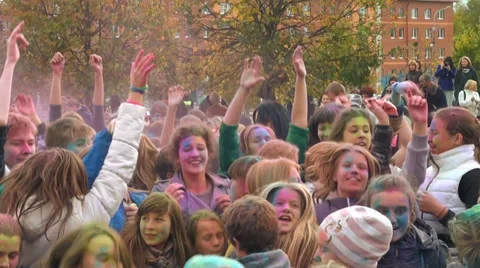 The faces of the people in the colored paints Stock-Footage 32863831