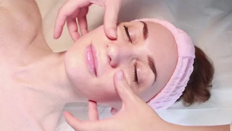 Facial massage 스톡 동영상 131153407