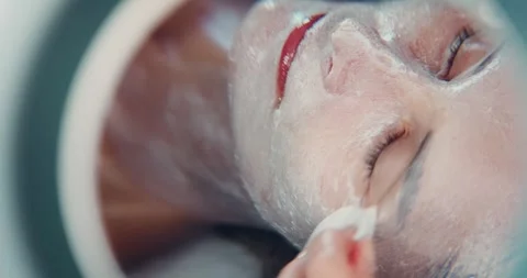 Facial Treatment in Spa Setting Closeup 스톡 동영상 323604920