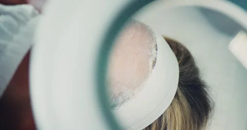 Facial Treatment in a Spa Setting Видео 323604447