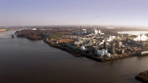 Factory Chemours in Dordrecht 動画素材 122384751