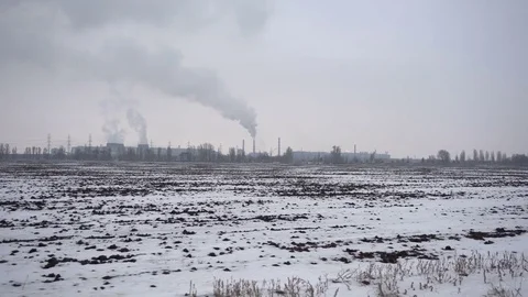 The factory is far from the winter Vídeo Stock 72500487