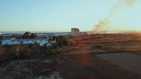 Factory on fire 库存影片 86359354