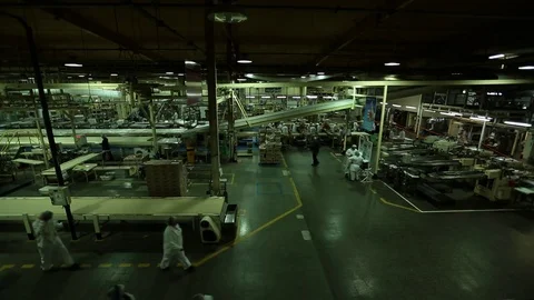 Factory floor with workers Video stock 77048723