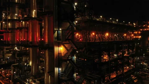 Factory at night. Oil refinery. Columns, reactors in red light Stock Footage 236509203