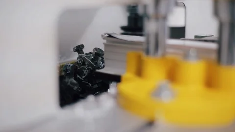 Factory Work on the production of PVC windows. Vidéo 129383268