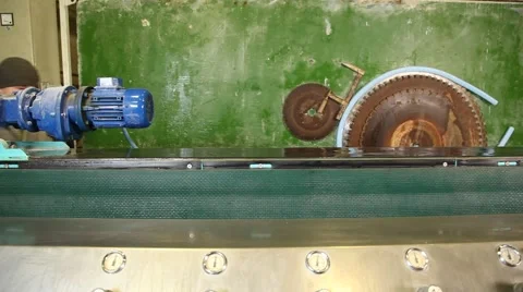 Factory worker in front of machinery Video stock 48954160