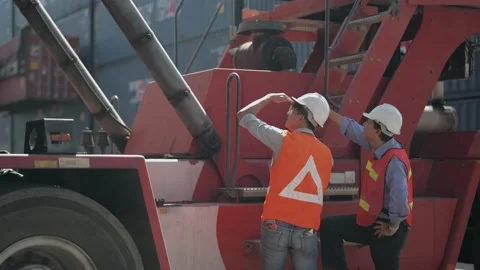Factory worker people men standing in front of containers logistic in warehouse. Video stock 234263804