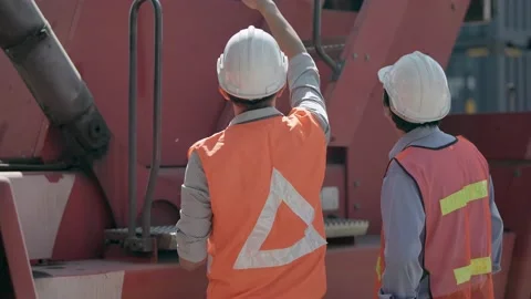 Factory worker people men standing in front of containers logistic in warehouse. Video stock 234263951