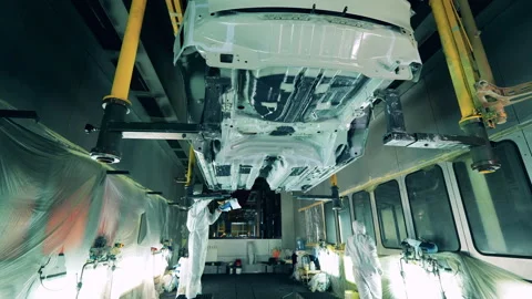 Factory workers are checking car bottom after galvanizing Vídeo Stock 146512403