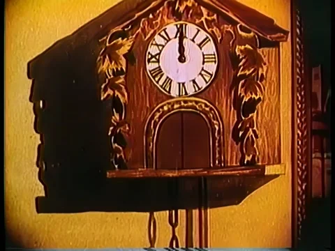 Fade in cuckoo clock on wall Video stock 260246885