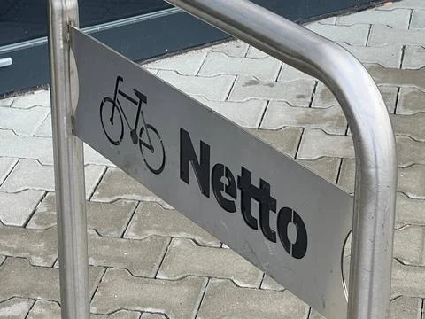  Fahrradständer bei NETTO *** Bicycle racks at NETTO Copyright: xmix1x  Stock Photos