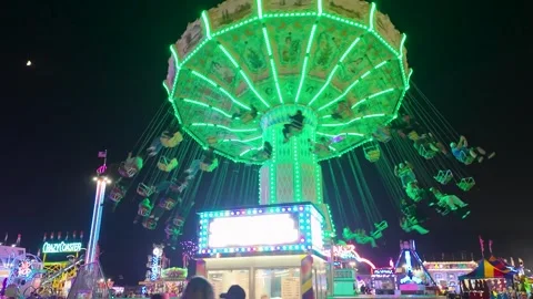 Fair Gounds Swing Carousel Hyper-lapse 库存影片 314525173