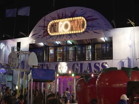 Fair maze Video stock 80327512