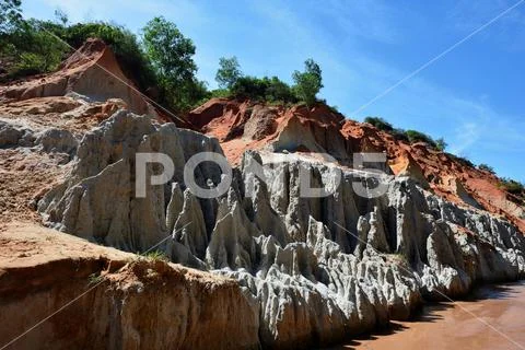 Fairy Stream (Suoi Tien), red canyon in Mui Ne, Vietnam Stock Photos
