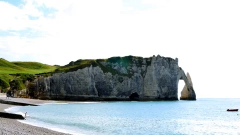 Falaises d Etretat and beach, Brittany, Bretagne Video stock 77831428