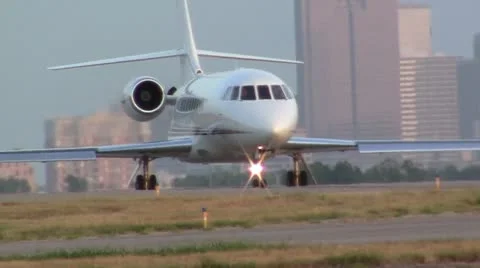 Falcon 2000 Taxi Vidéo 13573760