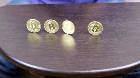 The fall of the bitcoin rate and crypto on the exchange Stock Footage 165754489