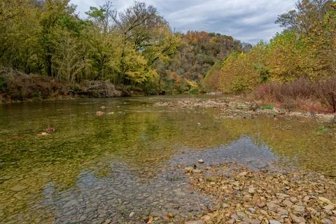 Fall colors at the river Foto stock