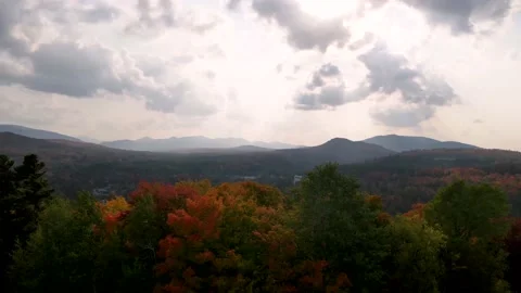 Fall at Lake Placid mountain with high angle 스톡 동영상 159360108