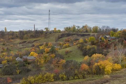 Fall landscape with small remote hamlet Kharkivshchyna in Sumskaya oblast Foto stock