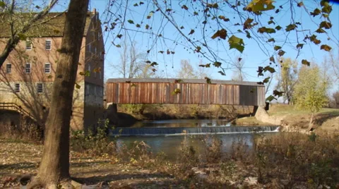 Fall Mill Wide Shot-1 Vídeos de archivo 1016003