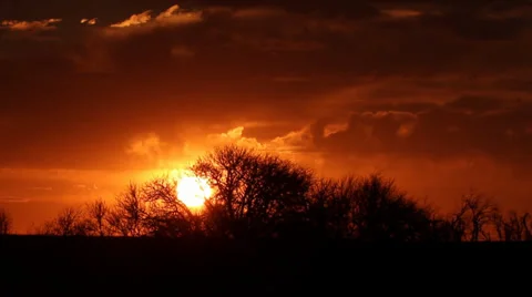 Fall Skies 動画素材 33467256