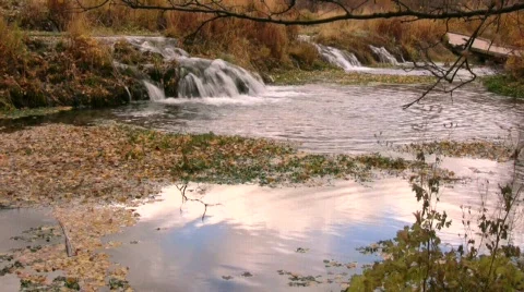 Fall Waterfall And Pond Time Lapse 動画素材 555642