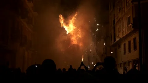 Falla burning on the night of San José in Valencia, Spain. The festival of Las F Video stock 172247397