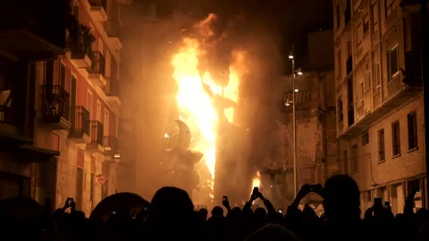 Falla burning on the night of San José in Valencia, Spain. The festival of Las F Video stock 172247442