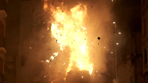 Falla burning on the night of San José in Valencia, Spain. The festival of Las F Video stock 172247445