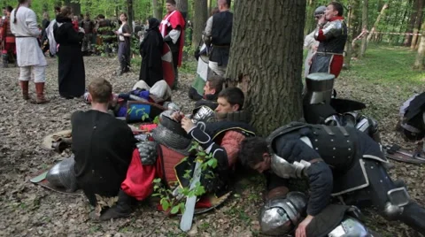 "fallen" Knights before the next battle Vídeo Stock 40521017