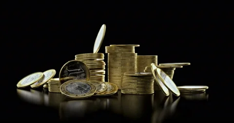 Falling coins in stack Vídeo Stock 60789739