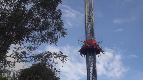 Falling down in roller coaster Vídeos de archivo 103618284