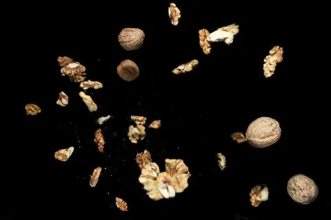 Falling heap of walnuts Foto stock