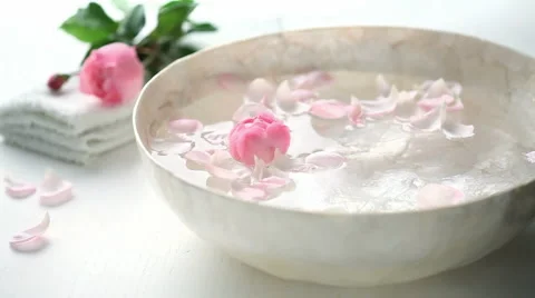 Falling rose petals Stock Footage 936529