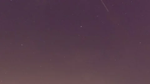Falling star light on dark night n pastel purple blue sky with white cloud Video stock 171875203